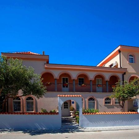 Apartamento Villla Brigitte Tučepi Exterior foto