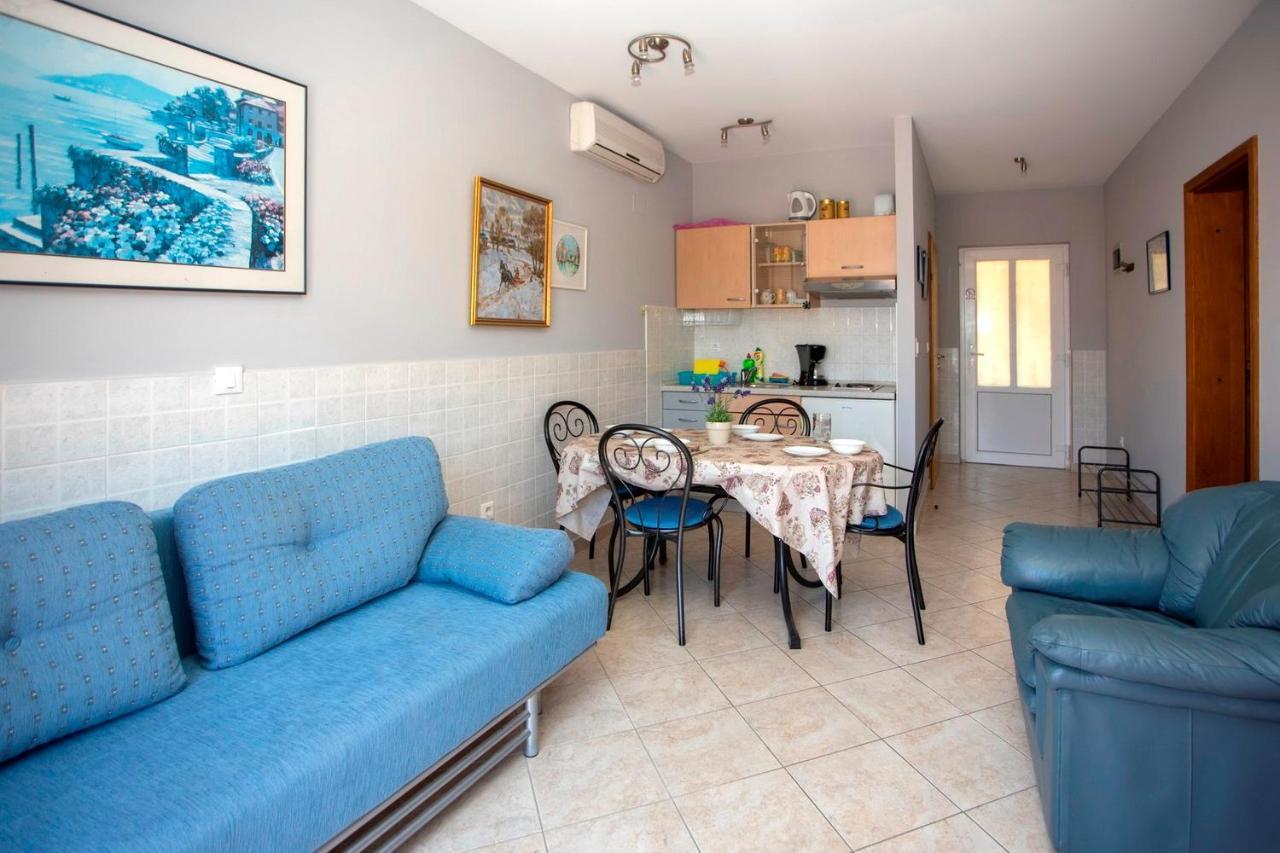 Apartamento Villla Brigitte Tučepi Exterior foto